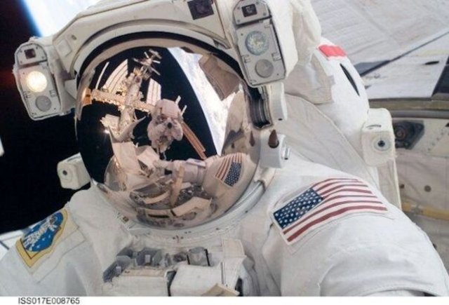 Amerikalı astronot Prank