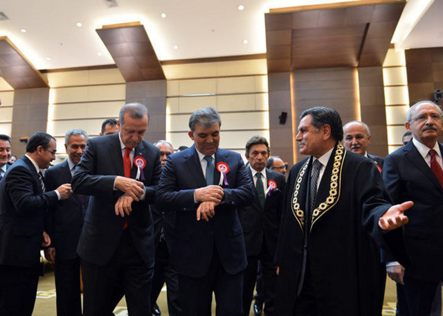 Cumhurbaşkanı Abdullah Gül ve Başbakan Recep Tayyip Erdoğan, Anayasa Mahkemesi'nin 51. kuruluş yıl dönümü töreninde.