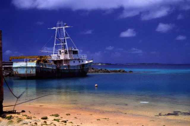 Marshall Adaları: Amerika Birleşik Devletleri koruması altında.