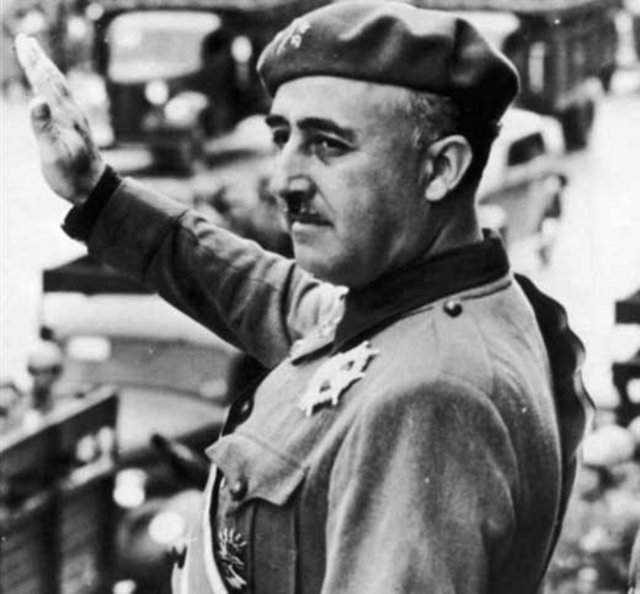 Francisco Franco-İspanya 'Nereye gidiyorlar' Ülkesi İspanya'yı iç savaşa sürükleyen ve ardından 36 yıl boyunca iktidarda kalan Franco hiç bir zaman 'devrik lider' konumuna düşmedi. İktidardayken hastalandı.