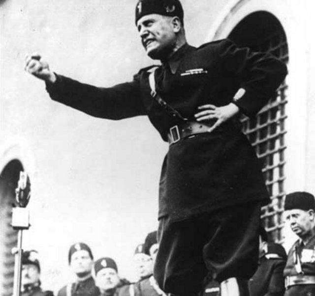 İtalya Kurtuluş Komitesi'nin da hakkında aldığı idam kararı hemen uygulandı. Son sözleri "Beni göğsümden vurun" oldu.