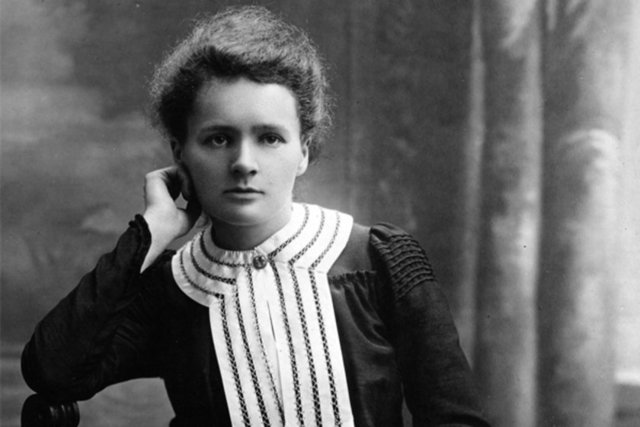 Marie Curie (1867-1934) - İcat: Radyum ve polonyum üzerinde önemli çalışmalar yapıyordu. Yeterli önlemleri almadan radyoaktif materyallerle fazla vakit harcadı. - Ölüm: Aplastik anemi hastalığı yüzünden öldü.