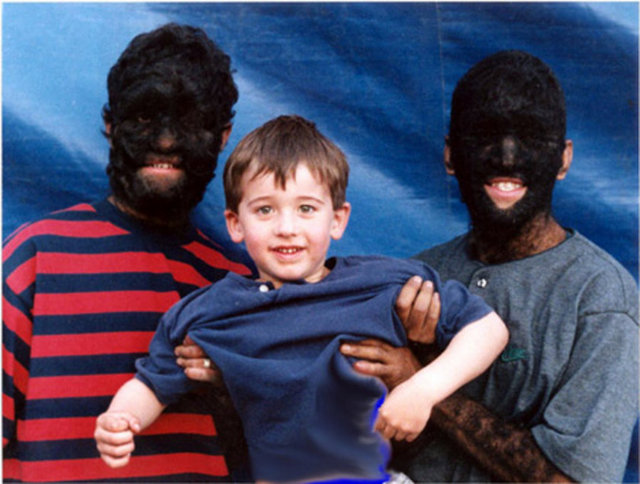 Ramos Gomez Kardeşler Kıllı kardeşler Ramos ve Gomez için hayat hiç de sıkıcı değil.