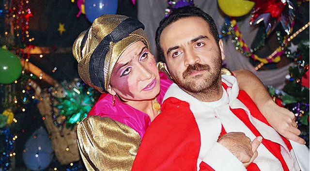 Odaya önce edeleleri geldi