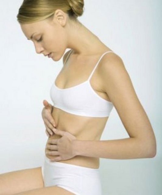 Ödeme neden olan durumlar arasında: Regl dönemi, menopoz, fazla kilo, az su iç­mek, faz­la kar­bon­hid­rat tü­ke­ti­mi, mag­nez­yum ve B6 vi­ta­min ek­sik­li­ği, tan­si­yon den­ge­siz­li­ği yer alı­yor.