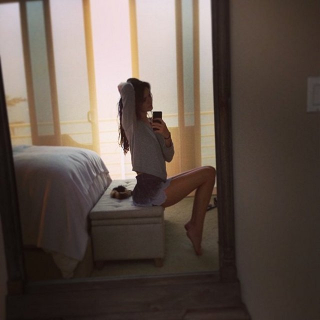 Çok bencil davranır: Başkalarının endişelerini önemsemez.