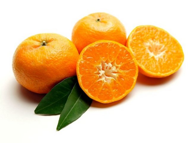Mandalinanın içinde bulunan A ve B vitaminleri dışında kalsiyum, potasyum, magnezyum, sodyum, demir, brom ve fosfor mineralleri, kanı temizleyerek daha sağlıklı bir kalp sağlığı sunuyor.