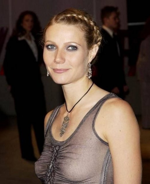 Akşam yemeklerinde ise yine yağsız bitiksel salatalar tavsiye ediyor.