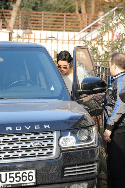 Ulus'ta 5 bin lira aylık kira ödeyeceği daire için tüm eşyalarını değiştiren Yağtu, eski evinden hiçbir eşya almadı. Yağtu'nun sadece özel anlam taşıdığı tahmin edilen bir sandalyeyle bir avizeyi yeni evine götürdüğü görüldü.