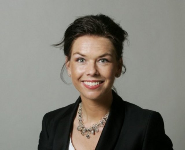 Sofia Larse, 36, İsveç