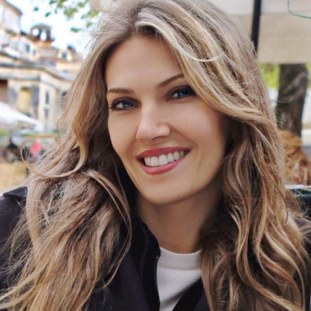 Dünyanın en güzel kadın politikacıları - 35 yaşındaki Eva Kaili 'Barbie' ve 'Parlamento güzeli' olarak anılıyor.
