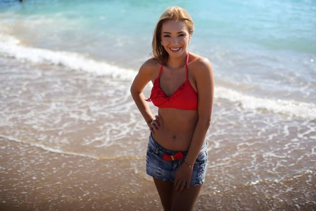 Survivor Ünlüler-Gönüllüler'de yarışmacı olmadan önce adada bambaşka bir kadın çıktı karşımıza. Sanki içine cin girmiş gibiydi. O Duygu Çetinkaya, adadan döner dönmez soluğu 'Çılgın Dersane 3'ün setinde aldı. Film, 17 Ocak'ta gösterime girecek.