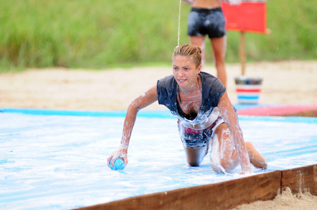 Herkes cennete gitmek ister ama çoğu kişi cehenneme gidecek şekilde yaşar. İşte ben cennete gidecek şekilde yaşamaya çalışıyorum. Bunun yanı sıra yaşadığım dünyayı korumaya çalışıyorum. Her iki şişe parfüm bitirdiğimde Silivri'ye gidip bir ağaç dikiyorum.