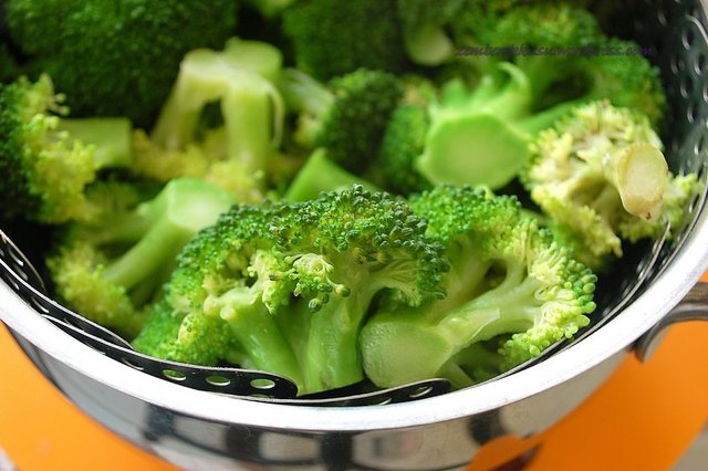 Demir eksikliğini giderir.