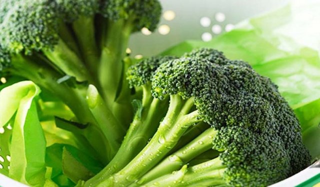 Günlük bir dal brokoli, beta-karoten ihtiyacının yarısını, günlük C vitamini ihtiyacının ise iki katını karşılar.