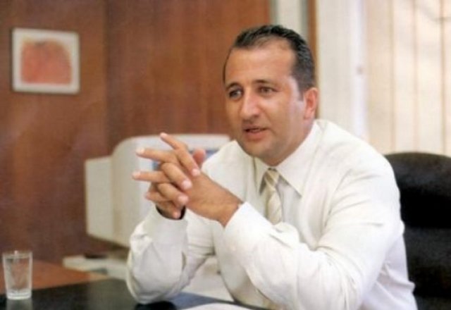 Erkut Soyak - Soyak Holding Yönetim Kurulu Başkanı Erkut Soyak İTÜ inşaat mühendisliğini bitirdi.