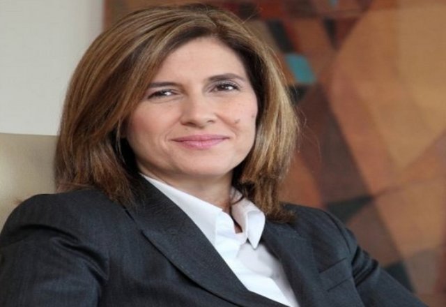 İdil Yiğitbaşı - Yaşar Holding Yönetim Kurulu Başkanı.  Boğaziçi Üniversitesi İşletme bölümünden mezun.