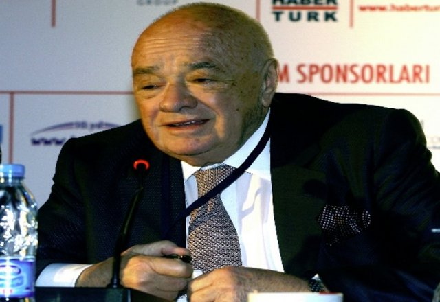 Şarık Tara - Enka Şirketler Grubu Fahri Başkanı. İnşaat yüksek mühendisi.  Orta öğrenimini Şişli Terakki Lisesi'nde tamamladıktan sonra 1954 yılında İTÜ İnşaat Fakültesi'nden mezun oldu.