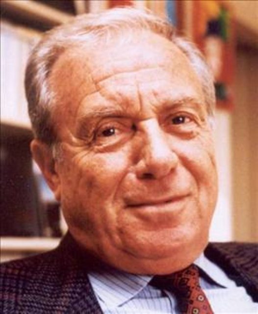 İshak Alaton -  - Maddi sıkıntılar nedeniyle liseden sonra okuyamadı.