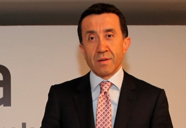 Erkan Akdemir - Avea CEO'su. Hacettepe Üniversitesi Elektronik Mühendisliği Bölümü Mezunu.