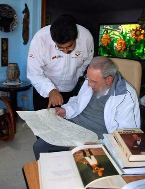 Castro'nun aralık ayı sonunda Havana'da Venezuela Devlet Başkanı Nicolas Maduro'yla yaptığı görüşme de kameralara böyle yansımıştı.