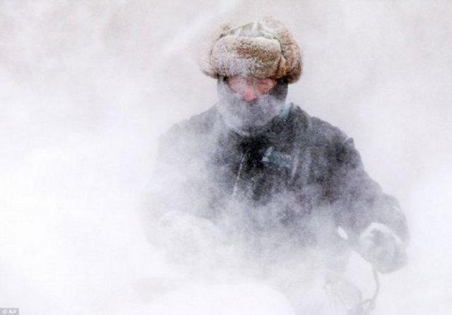 Sabah saatlerinde neredeyse ülkenin tamamında hava sıcaklıklarının sıfırın altına düştüğü belirtilirken, çok sayıda bölgede de son yılların en soğuk hava rekoru kırıldı.