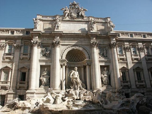Ancak her yükselişin bir çöküşü olduğu için Roma da çok dayanamadı. 273 yılına gelindiğinde şehrin nüfusu 500.000'e düştü ve ufukta karanlık çağlar uzanıyordu. -