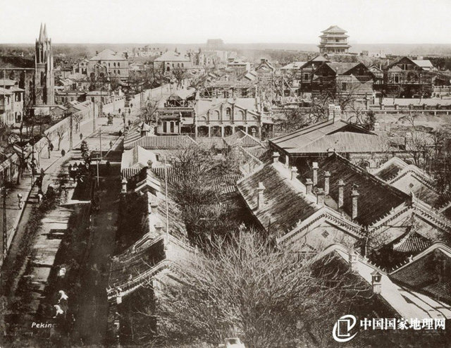 Bu dev şehrin gereksinimleri o kadar fazlaydı ki ısınma ihtiyacını karşılamak için etraftaki tüm ormanlar kesildi ve bu da coğrafyada yerine konamayacak hasarlara ve değişikliklere sebep oldu.