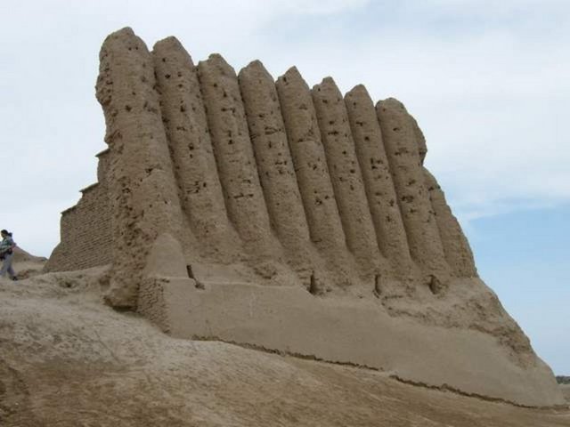 Ne yazık ki Mari, Babil kralı Hammurabi tarafından milattan önce 1759 yılında yağmaladı ve sonra terk edildi.