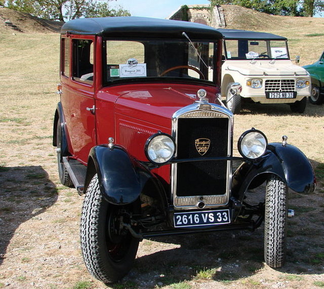 İŞTE PEUGEOT'NUN DİKKAT ÇEKEN DİĞER ESKİ MODELLERİ: -  - 1930 - Peugeot 201