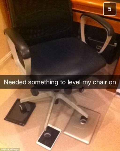 "Sandalyemi yükseltmek için bir şeylere ihtiyacım vardı"