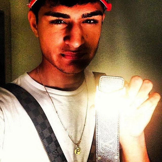 "Lavish" takma adını kullanıyor ve Instagram'ın en sıra dışı kullanıcılarından biri...