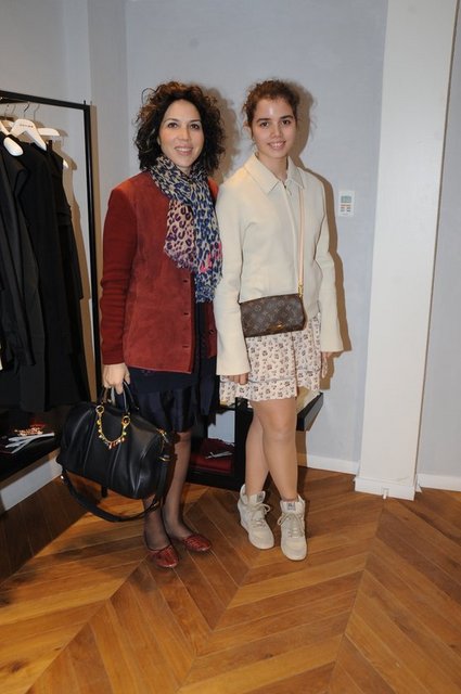ASLI - DAFNE EKŞİOĞLU