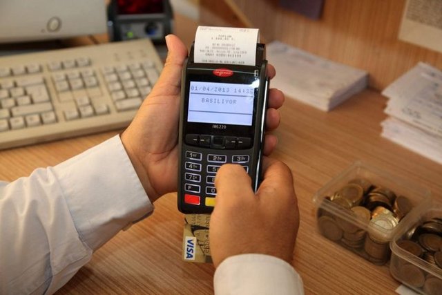 Kredi kartı limitinin doğru bir şekilde belirlenmesi gerekiyor. Kredi kartı limiti ne kadar fazla olursa o kadar çok harcama yapılıyor. -