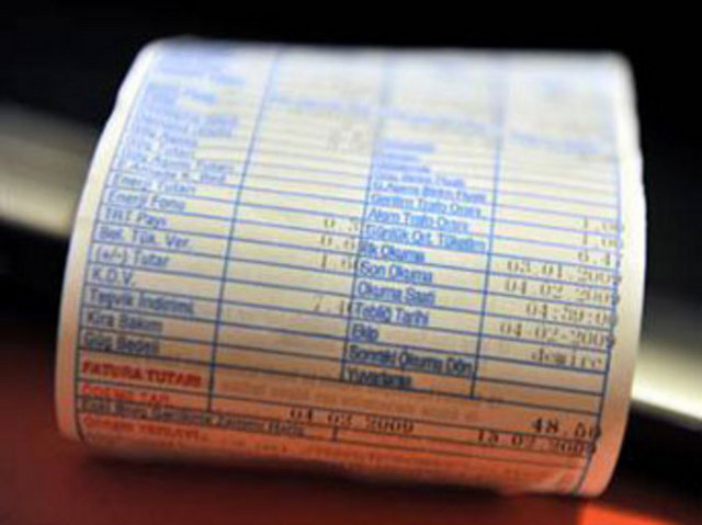 Elektrik, su, ulaşım, alışveriş gibi onlarca kalemde parayı sokağa atıyoruz. Posta'nın haberine göre bu gider kalemlerinden basit tasarruf yöntemleriyle ayda yüzlerce, yılda ise binlerce lira cebinizde kalabilir.