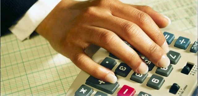 Harcamalarınızı kaydederken gruplandırmaya çalışın : Faturalar, yiyecek, - eğlence , ekstra harcamalar gibi. Göreceksiniz en geç 2 ay sonra birçok - gereksiz harcama kaleminden kurtulacaksınız.