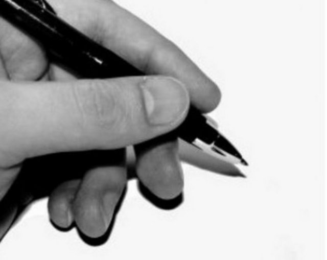 "Solaklar daha mı zeki?" Şimdiye kadarki bilimsel araştırmalar, solakların sağ elini kullananlardan daha yaratıcı ya da zeki olduğunu göstermedi. -
