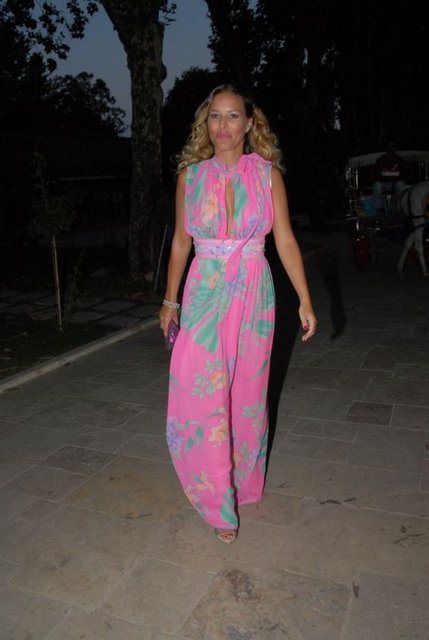 ASLI ÜSTÜNKAYA