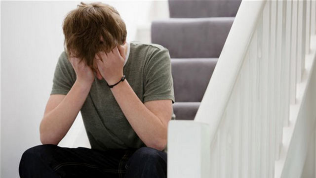 Biri hayatınızın büyük bir parçası haline geldikten sonra onu kaybetmek sizi büyük yaralarla baş başa bırakır. Gülümseyerek kurduğunuz hayaller şimdi onu ne kadar özlediğinizi hatırlatan acı anılara dönüşmüştür.