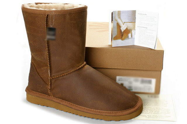 Aslında her kesime ve gelir düzeyine hitap eden binlerce orijinal marka mevcut ve çok şık tasarımlara imza atıyorlar.