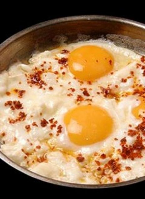 Birincisi iyi saklanmayan yumurtaların yazın daha kolay bozulması ve bu yüzden insanları hasta etmesi ihtimalidir.