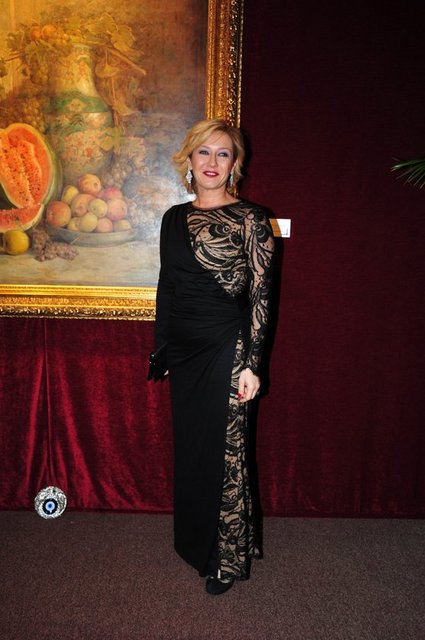 REVNA DEMİRÖREN