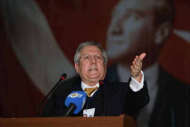 Aziz Yıldırım'ın birden fazla maçta şike ve teşvik primlerinden suçları onandı. Bu kararın ardından Aziz Yıldırım hapis yatacak.