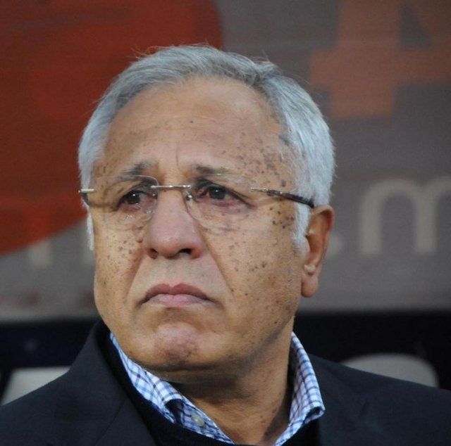 İstiklal Marşı'na kadar maraton tribününün açtığı koreografi başta teknik direktör Hüseyin Kalpar olmak üzere birçok kişiyi duygulandırdı.