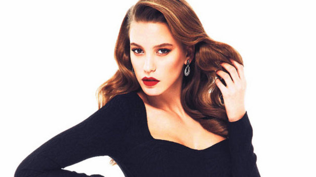 Vatan'ın haberine göre; oyuncu, hayranına ulaşarak cep telefonu numarasını öğrendi.