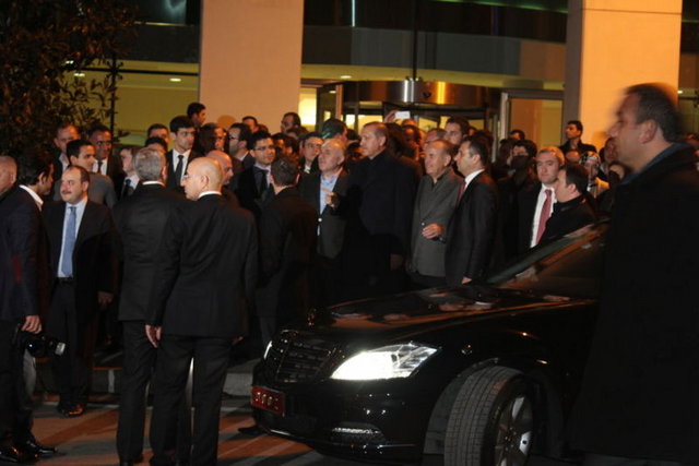 Beylikdüzü, Eyüp, Beykoz ve Büyükçekmece olmak üzere 4 ilçede yeniden anket yapılması kararlaştırıldı. Diğer ilçelerin adayları ise kesinleştirildi.