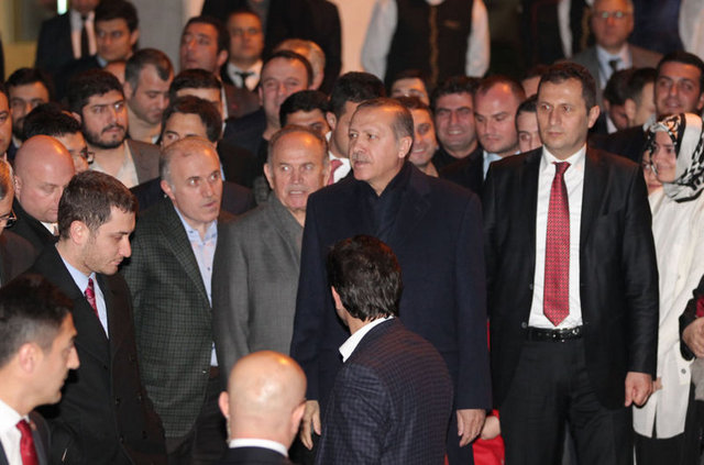 Kesinleşen isimlerin yarın bölge milletvekillerine bildirileceği ve genel başkan yardımcıları tarafından açıklanacağı belirtildi.