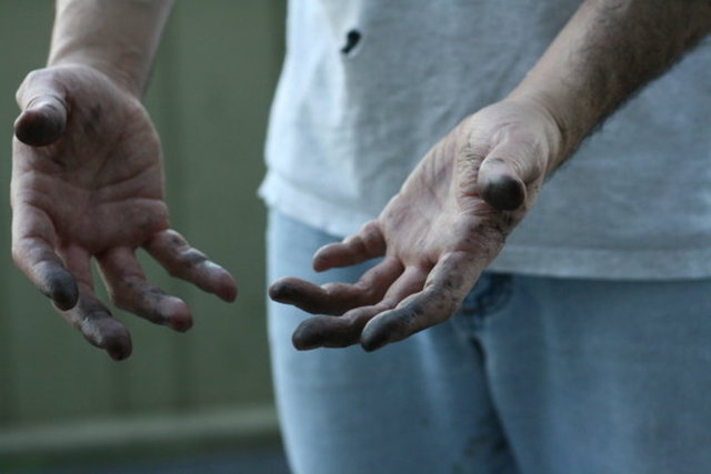 Elleriniz kirliyken kağıt havlunun kapalı olması.  -