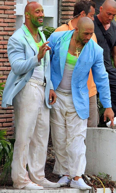 2. Dwayne Johnson (The Rock) ve dublörü