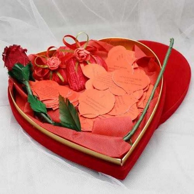 2-Onun size aldığı duygusal anlamı veya anısı olan eşyalardan derhal kurtulun